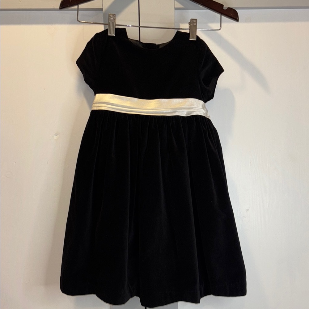 Samantha Says Black Velvet Dress 100% Cotton white satin sash Size 4